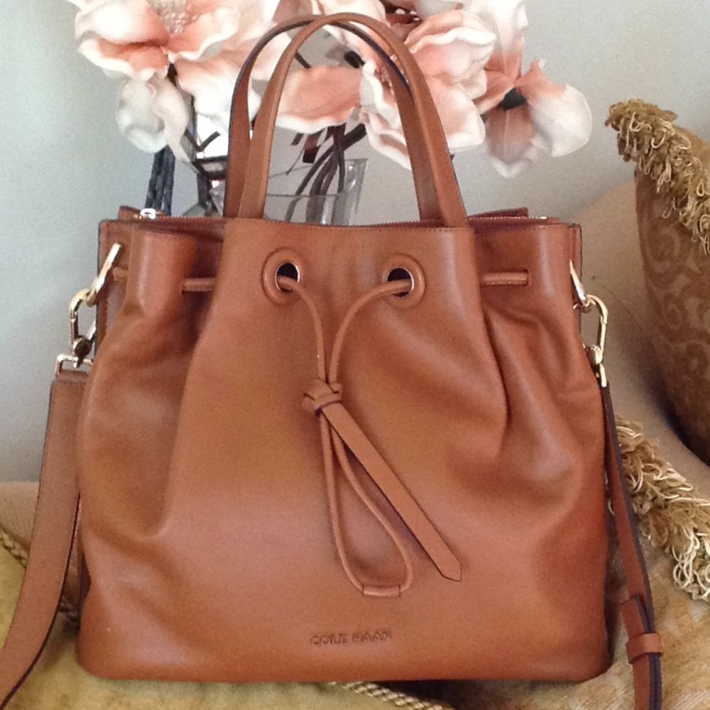 🍂🔴🍂 Cole Haan - Grand Series Leather Bucket Bag